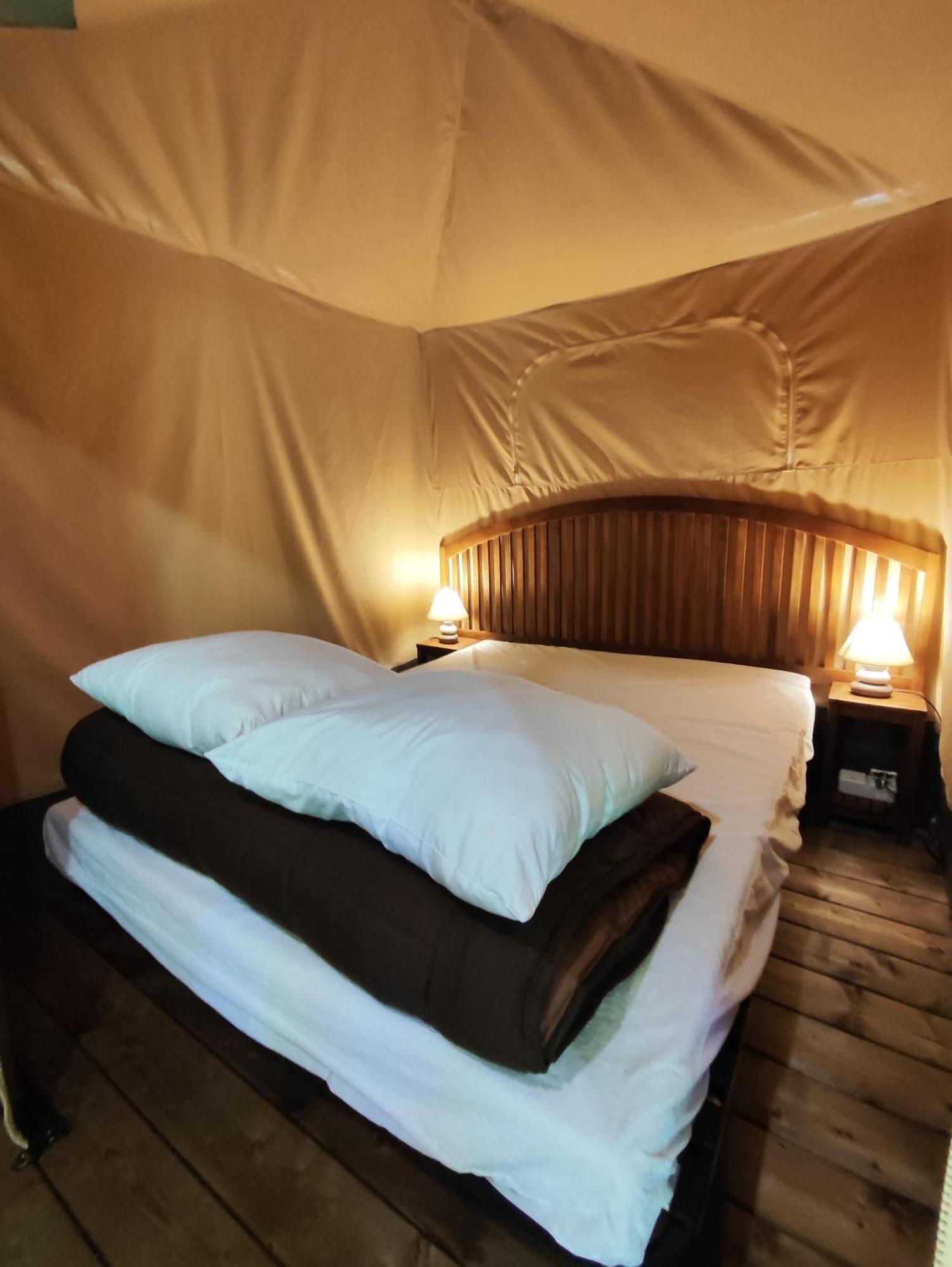 Camping Porte Des Alpilles By M.A Destination Glamping Saint-Etienne-du-Gres Exterior foto