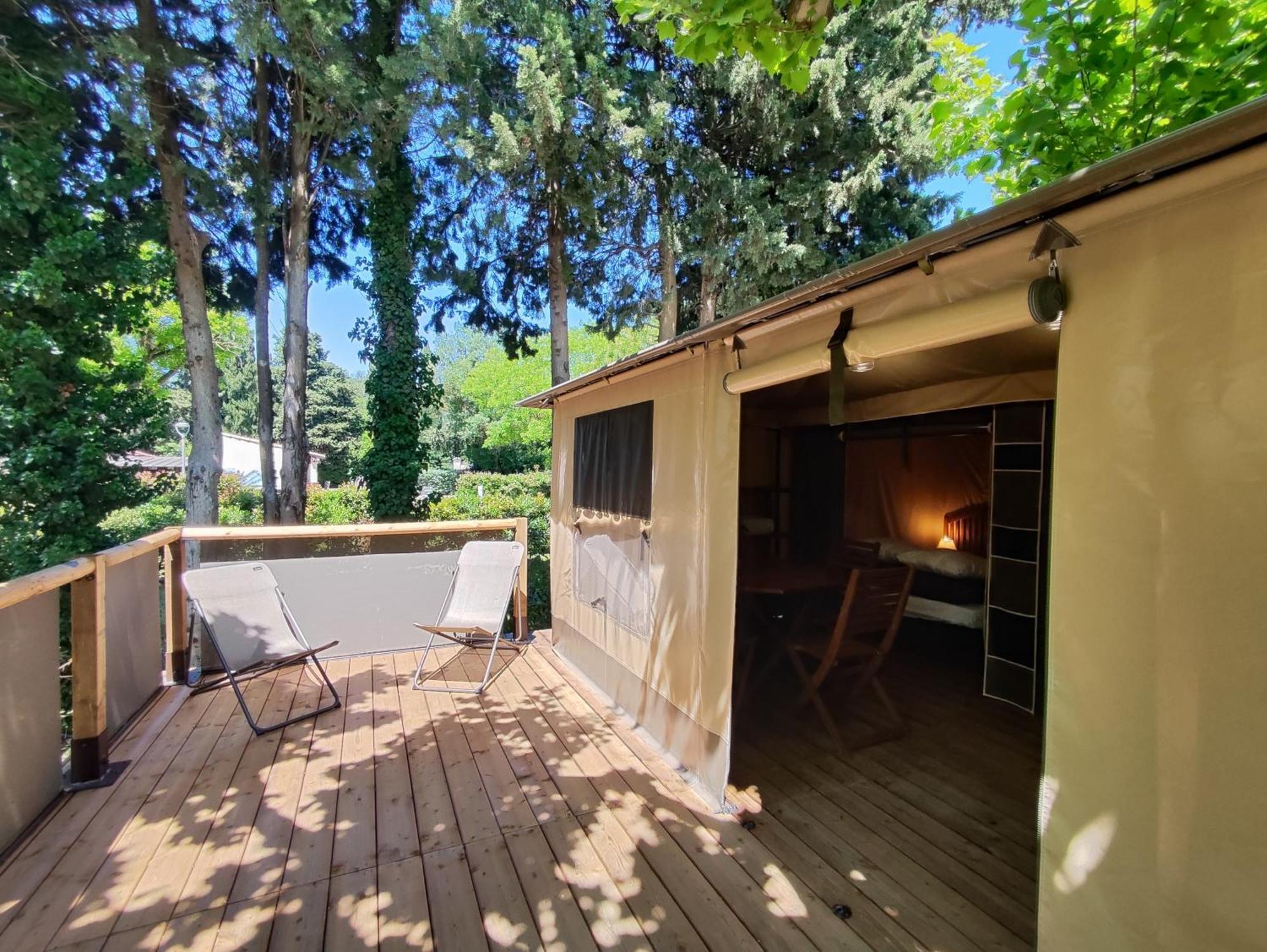 Camping Porte Des Alpilles By M.A Destination Glamping Saint-Etienne-du-Gres Exterior foto
