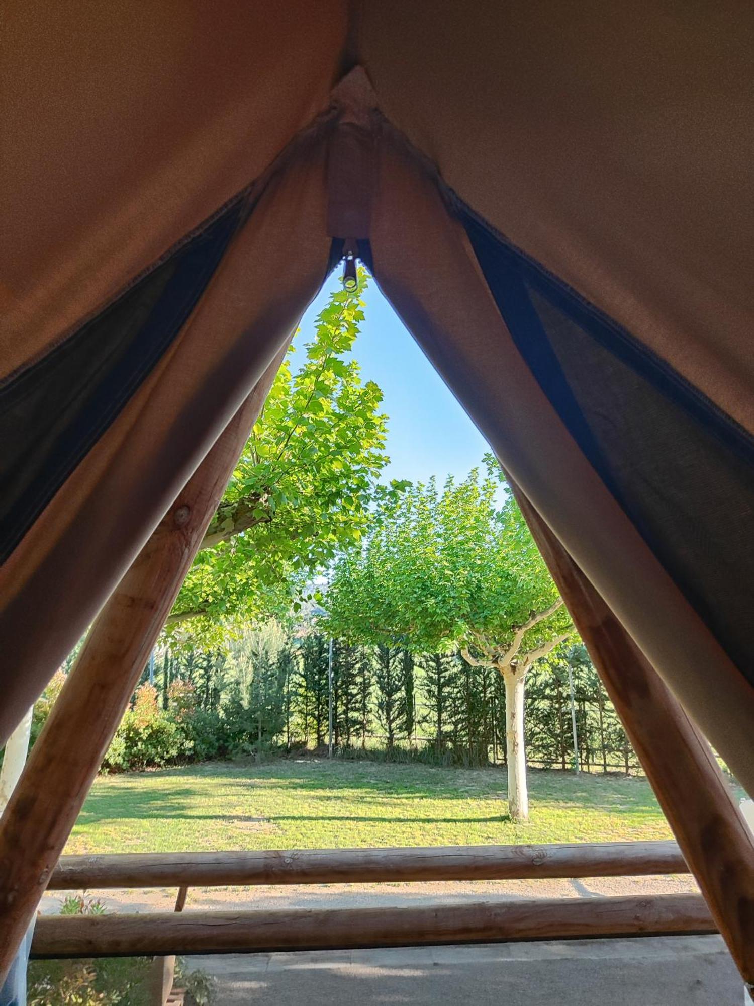 Camping Porte Des Alpilles By M.A Destination Glamping Saint-Etienne-du-Gres Exterior foto