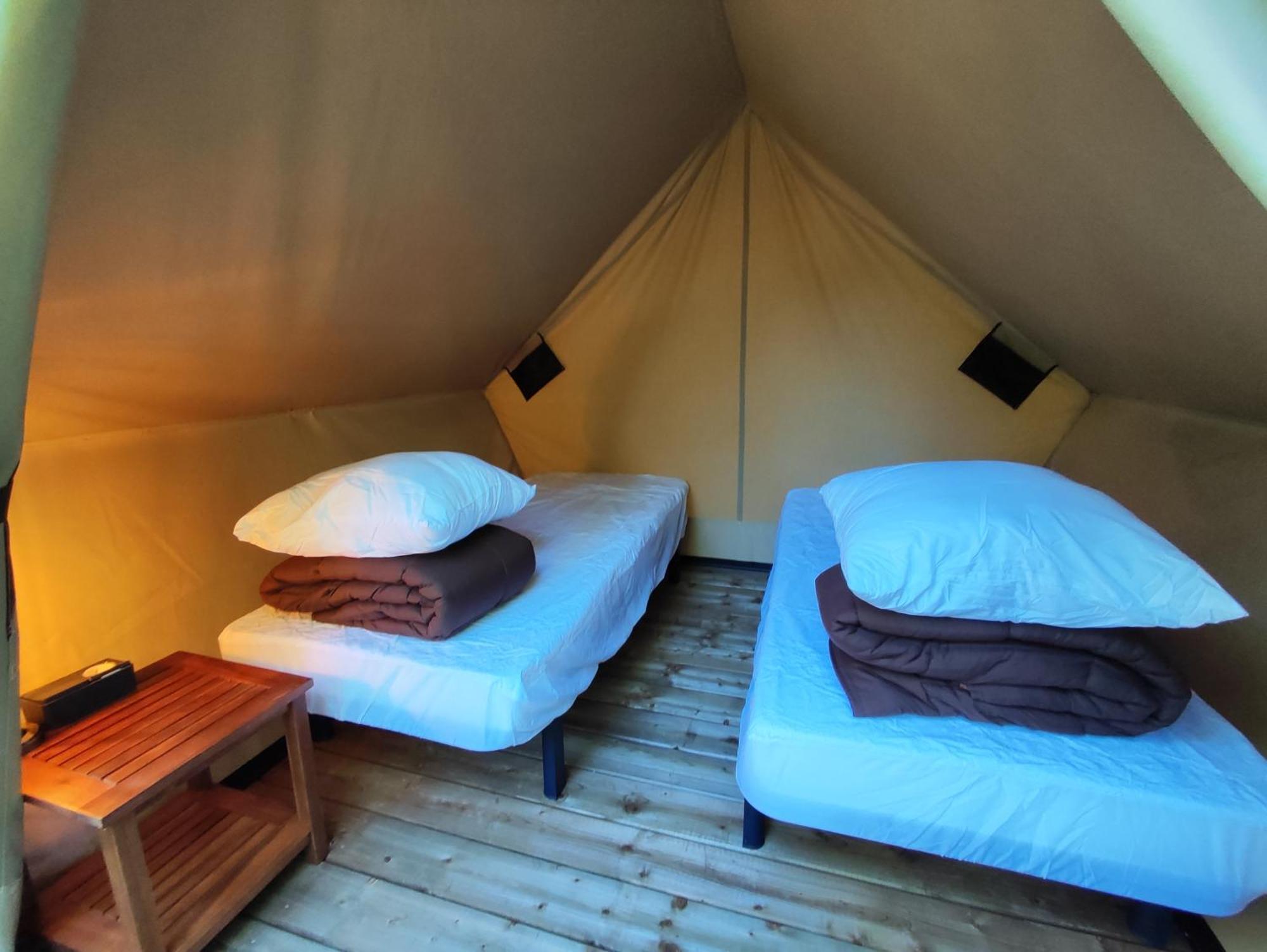 Camping Porte Des Alpilles By M.A Destination Glamping Saint-Etienne-du-Gres Exterior foto