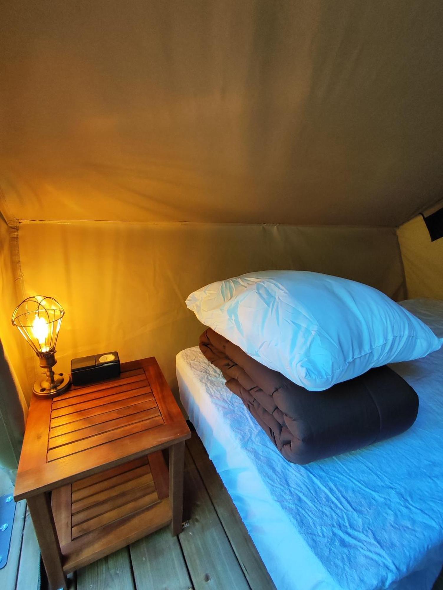 Camping Porte Des Alpilles By M.A Destination Glamping Saint-Etienne-du-Gres Exterior foto