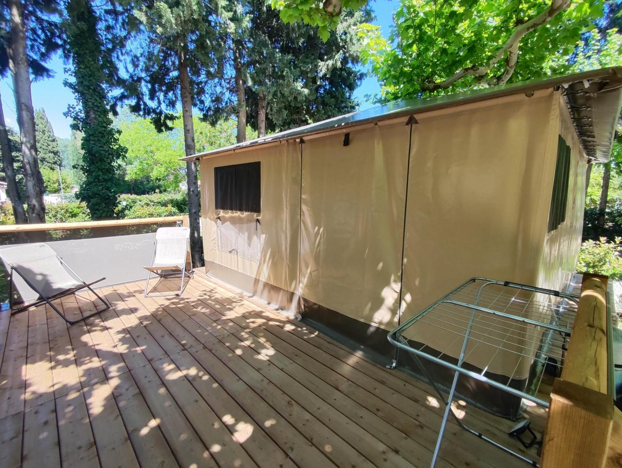 Camping Porte Des Alpilles By M.A Destination Glamping Saint-Etienne-du-Gres Exterior foto