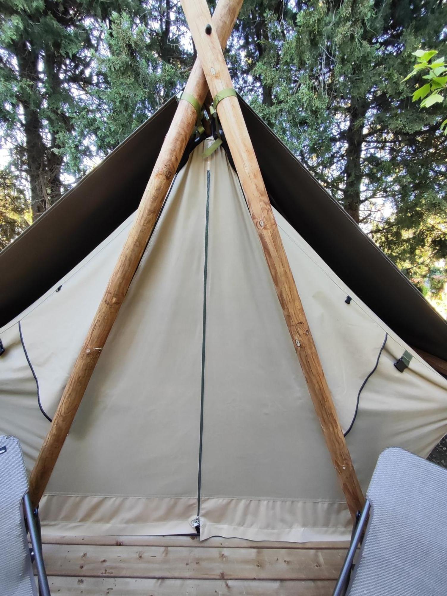 Camping Porte Des Alpilles By M.A Destination Glamping Saint-Etienne-du-Gres Exterior foto