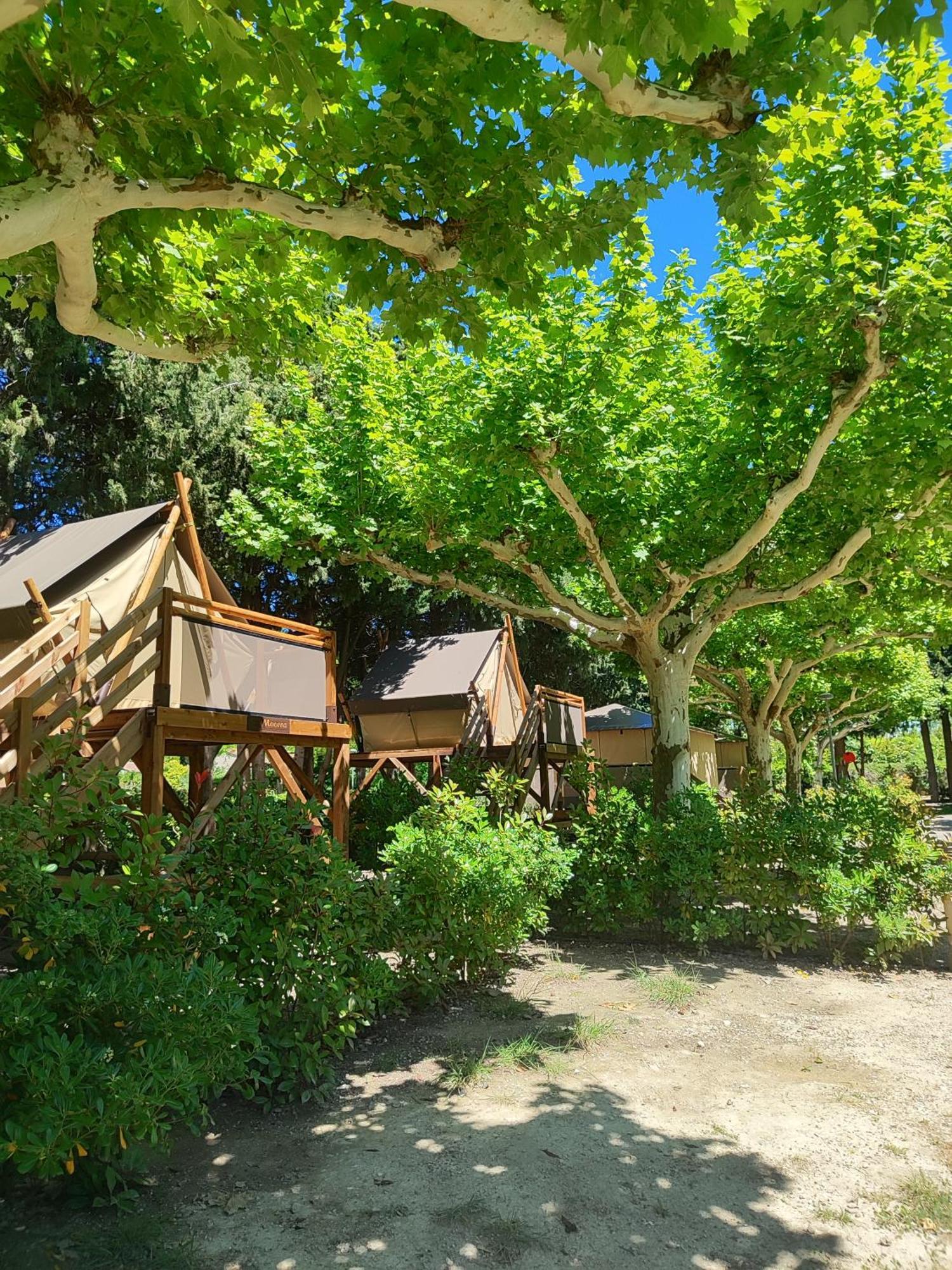 Camping Porte Des Alpilles By M.A Destination Glamping Saint-Etienne-du-Gres Exterior foto