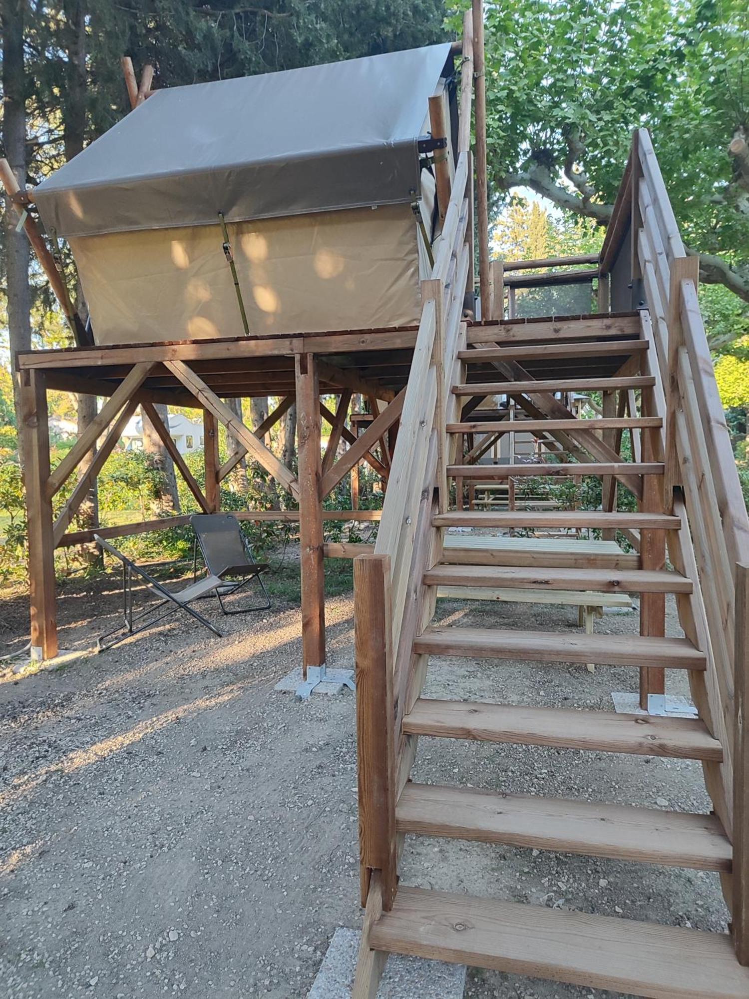 Camping Porte Des Alpilles By M.A Destination Glamping Saint-Etienne-du-Gres Exterior foto