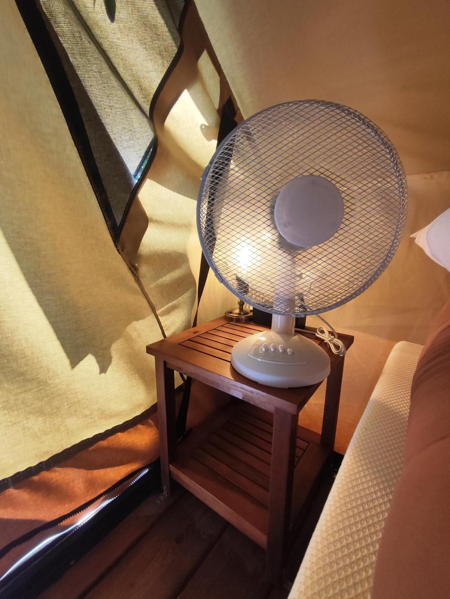 Camping Porte Des Alpilles By M.A Destination Glamping Saint-Etienne-du-Gres Exterior foto